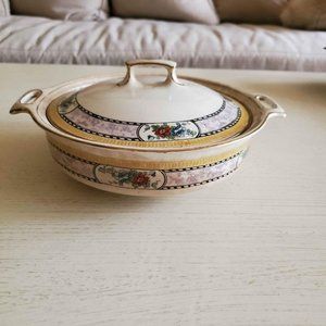 Wedgwood England Antique Porcelain Covered Vegetable Bowl With Gold Leaf  Circa